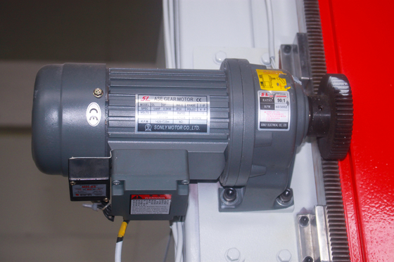 القاطع الرغوي العمودي الصناعي للفراش الإسفنج 1.74kW