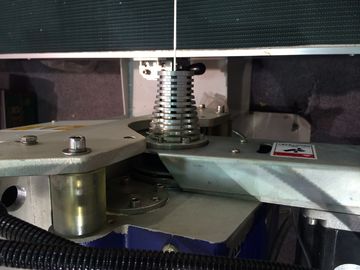 قاطع نصل الرغوة / تتأرجح مع طاولة عمل بلات 8.5KW للرغوة المرنة