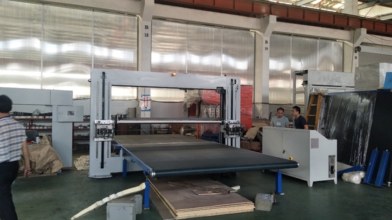 CNC آلة قطع الإسفنج الأفقي رغوة PU تتأرجح شفرة التلقائي 6kw