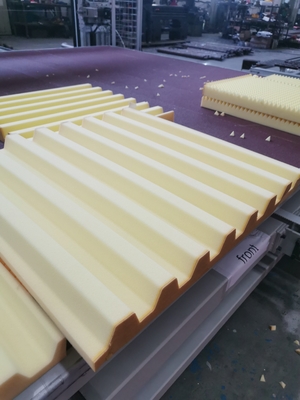 CNC الأفقي التذبذب الشفرة شفرة الشفرة قطع آلة للإسفنج و PU مرنة مع الحزام الطاولة الدوارة