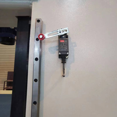 24. 10M/min قطع الرغوة من شفرة CNC المتذبذبة للأثاث صناعات التغليف والعزل