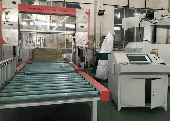10m / Min 3D آلة القطع CNC للرغوة شبه الصلبة مع طاولة عمل الفراغ