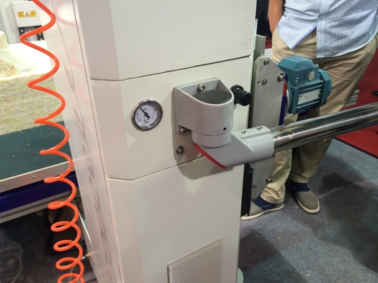 أفقي 4kw 380V تتأرجح بليد آلة قطع للإسفنج