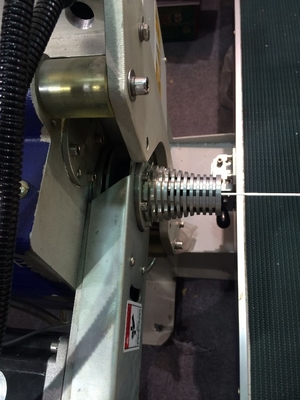 آلة القطع بليد الاهتزاز العمودي CNC للحصول على رغوة مرنة مرتدة 4kw 380V 50HZ